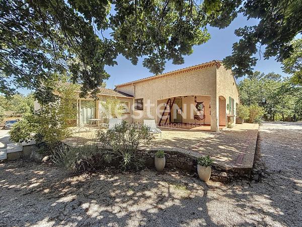 Maison Saint Maximin La Sainte Baume 5 pièces 160 m2 avec piscine, dépendance et nombreuses annexes