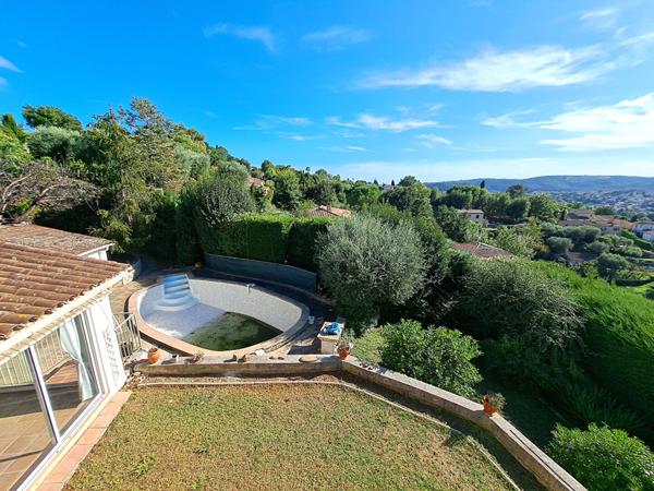 Maison Saint Paul De Vence - 4 pièces - calme - vue dégagée