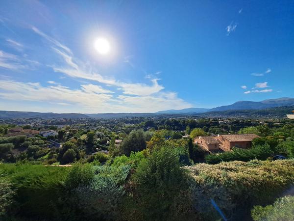 Maison Saint Paul De Vence - 4 pièces - calme - vue dégagée
