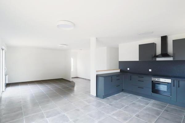 NOUVEAU PLAIN-PIED 100m2, 3 chambres à 2 minutes de CIVRAY