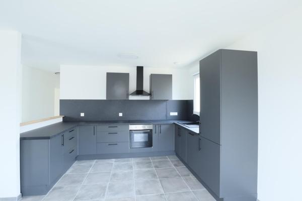 NOUVEAU PLAIN-PIED 100m2, 3 chambres à 2 minutes de CIVRAY