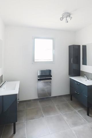 NOUVEAU PLAIN-PIED 100m2, 3 chambres à 2 minutes de CIVRAY