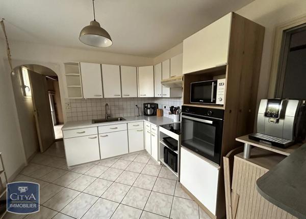 Maison à louer 6 pièces 129.23m² Bonchamp-lès-Laval (53960)