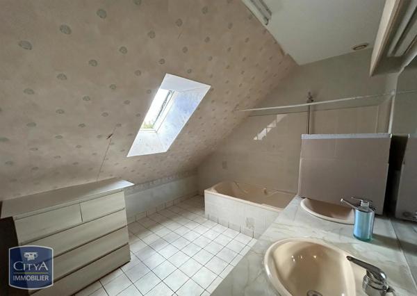Maison à louer 6 pièces 129.23m² Bonchamp-lès-Laval (53960)