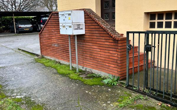 Immeuble à vendre    2 pièces •  Toulouse