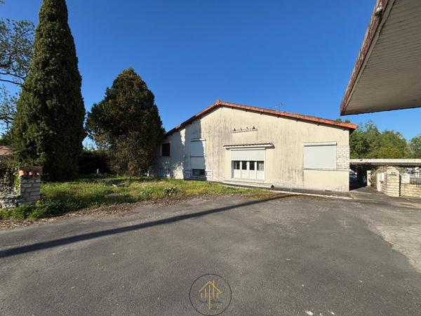 Grande maison d'environ 200 m² avec un magnifique étang sur terrain de 8 134 m²
