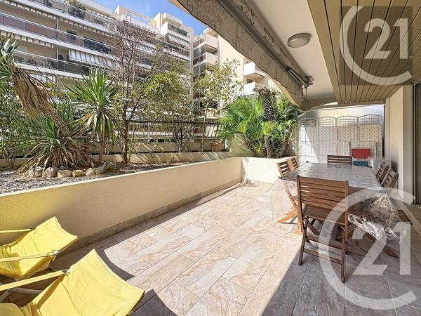 Appartement F2 à vendre  2 pièces - 39 m 2   CANNES  - 06