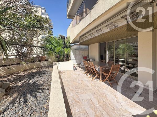 Appartement F2 à vendre  2 pièces - 39 m 2   CANNES  - 06
