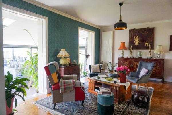 Elégante villa nichée sur les hauteurs du village de Brantôme.