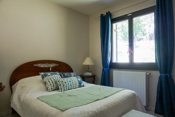 Elégante villa nichée sur les hauteurs du village de Brantôme.