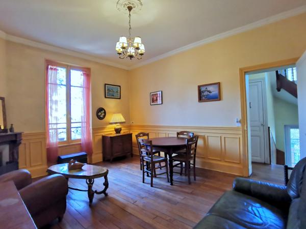 Vichy (03200) A VENDRE, A VICHY, MAISON DE 124 M2 AVEC GARAGE/TERRAIN