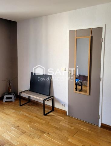 Sa proximité avec ces infrastructures en fait un lieu idéal pour une vie quotidienne pratique et dynamique.