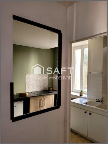 Sa proximité avec ces infrastructures en fait un lieu idéal pour une vie quotidienne pratique et dynamique.