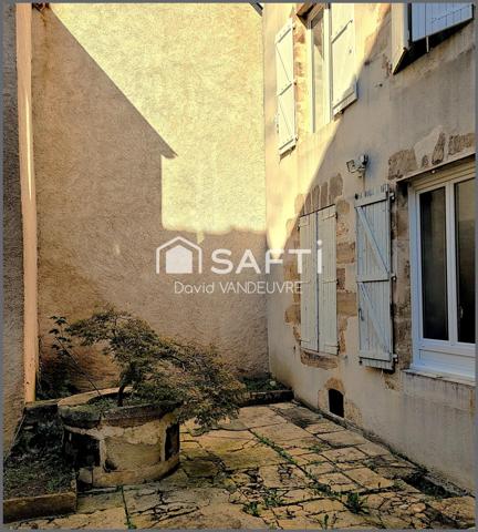 Sa proximité avec ces infrastructures en fait un lieu idéal pour une vie quotidienne pratique et dynamique.