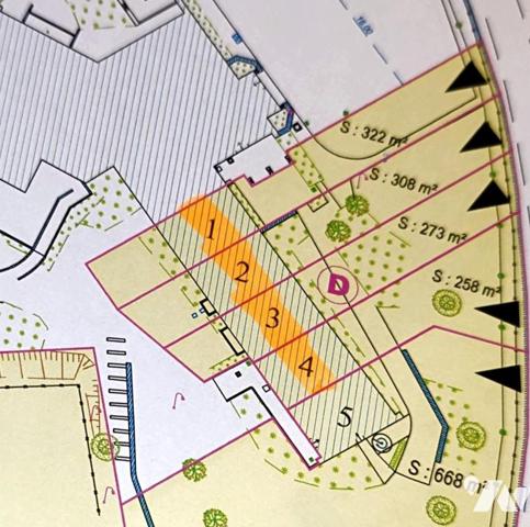 2413 - IMMEUBLE AVEC POSSIBILITE CREER 3 APPARTEMENTS AVEC JARDIN