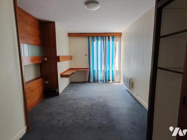 2413 - IMMEUBLE AVEC POSSIBILITE CREER 3 APPARTEMENTS AVEC JARDIN