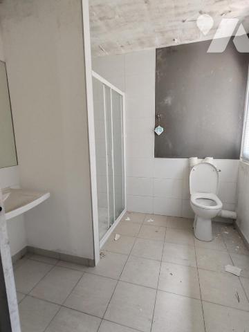 2413 - IMMEUBLE AVEC POSSIBILITE CREER 3 APPARTEMENTS AVEC JARDIN