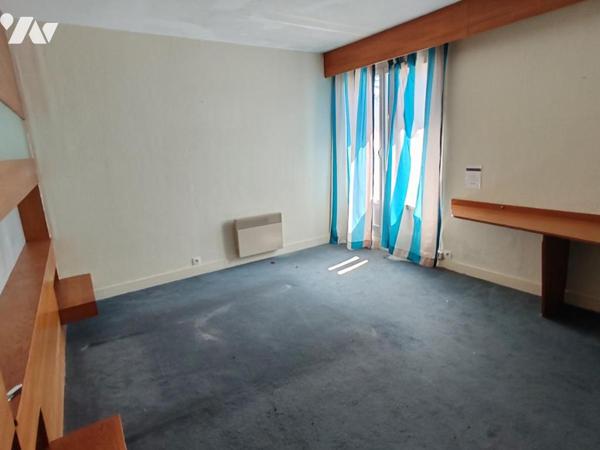 2413 - IMMEUBLE AVEC POSSIBILITE CREER 3 APPARTEMENTS AVEC JARDIN