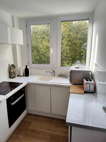Très bel appartement T2 de 44m2 avec balcon.