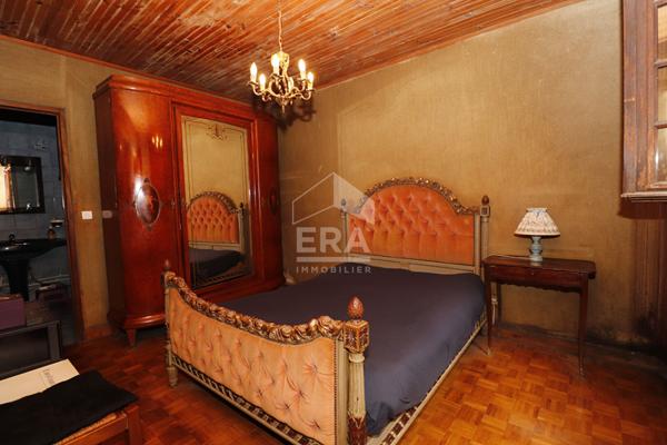 A vendre en Exclusivité  Jolie MAISON INDIVIDUELLE TERRASSE JARDIN CALME PARCELLE CONSTRUCTIBLE PISCINABLE BEAU POTENTIEL STATIONNEMENT FACILE