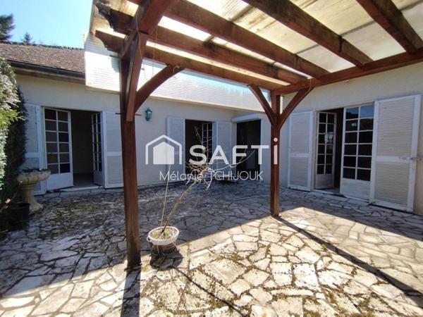 Maison sur sous sol total avec 7 chambres