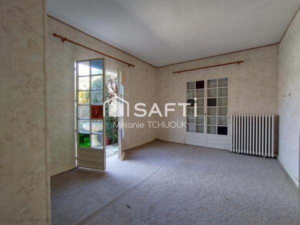 Maison sur sous sol total avec 7 chambres