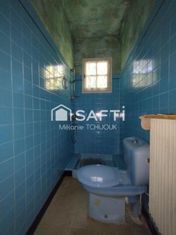 Maison sur sous sol total avec 7 chambres