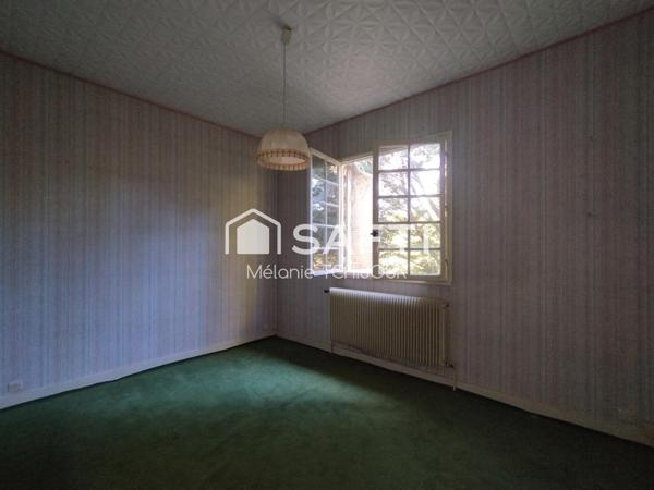 Maison sur sous sol total avec 7 chambres