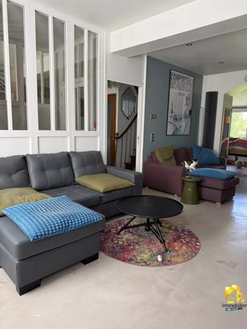 Maison - 8 pièces - 126 m²