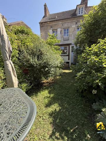 Maison - 8 pièces - 126 m²