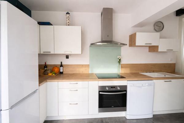 Maison à louer - Meublée - à Saint Xandre - 5 pièces, 117,7 m²
