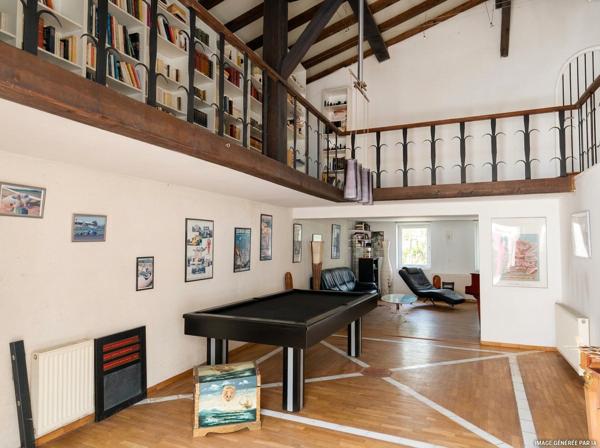 GRANDE LONGÈRE DE PRÈS DE 300 M² FORT POTENTIEL FAMILIAL OU INVESTISSEUR