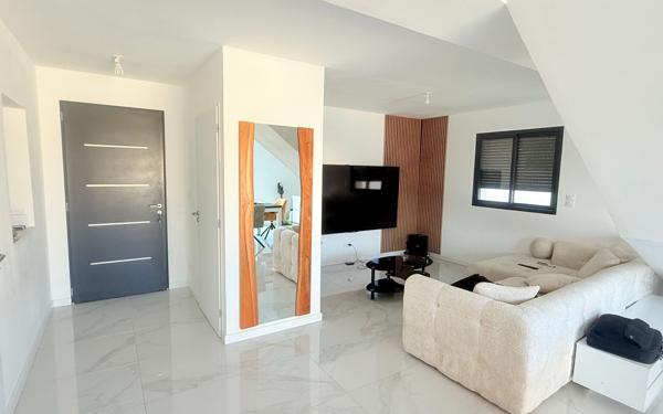 Maison à vendre    5 pièces •  La Fare-les-Oliviers