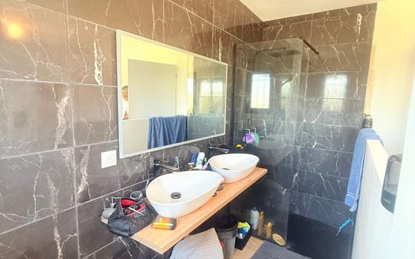 Maison à vendre    5 pièces •  La Fare-les-Oliviers