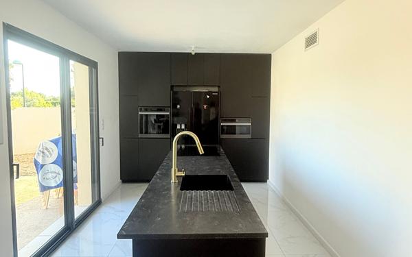 Maison à vendre    5 pièces •  La Fare-les-Oliviers