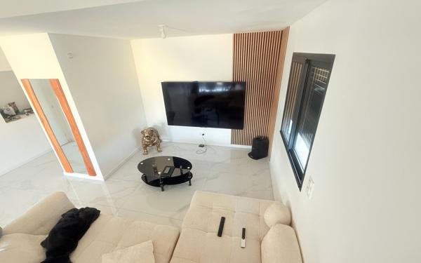 Maison à vendre    5 pièces •  La Fare-les-Oliviers