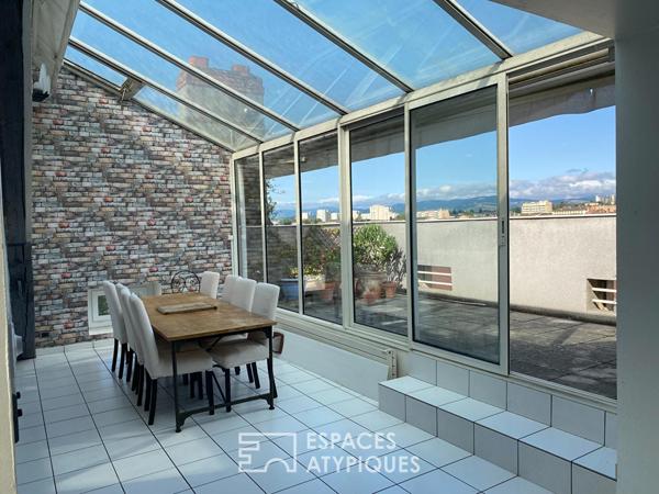 Dernier étage avec terrasse et vue panoramique sur la Saône