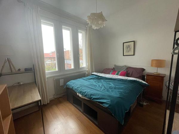 Maison individuelle  à Lille, 4 chambres, 2 salle de bains , jardin + Garage secteur Eurasanté