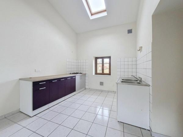 Nancy Leclerc : T3 52 m² au 3e étage à rénover