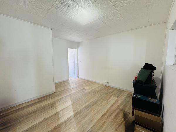 Draguignan (83300) DRAGUIGNAN, Villa en impasse au calme. Terrain de 556 m² entièrement clôturé.