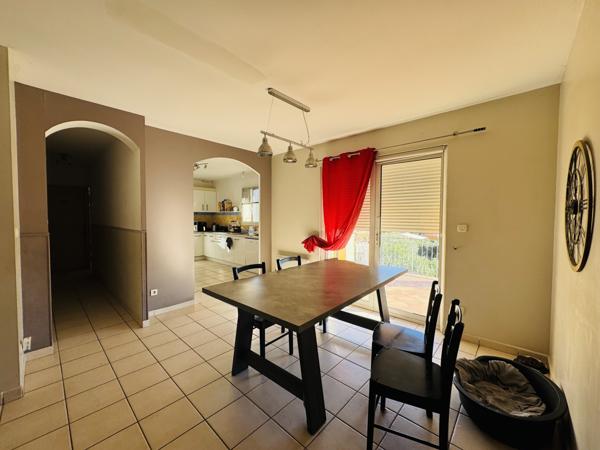 Draguignan (83300) DRAGUIGNAN, Villa en impasse au calme. Terrain de 556 m² entièrement clôturé.