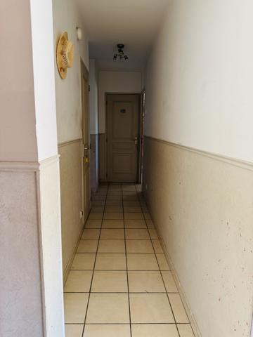 Draguignan (83300) DRAGUIGNAN, Villa en impasse au calme. Terrain de 556 m² entièrement clôturé.