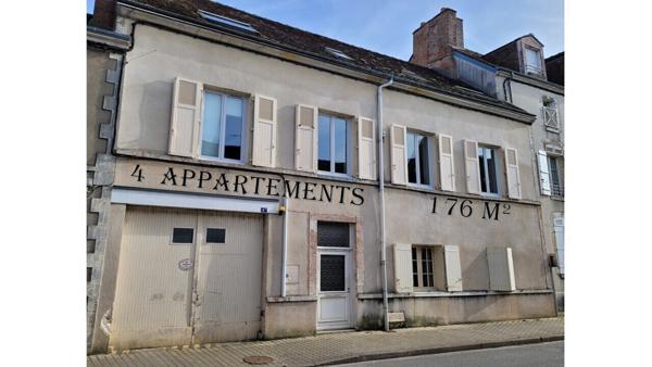 Immeuble locatif (4 apparts, parking privé, bon rendement locatif)