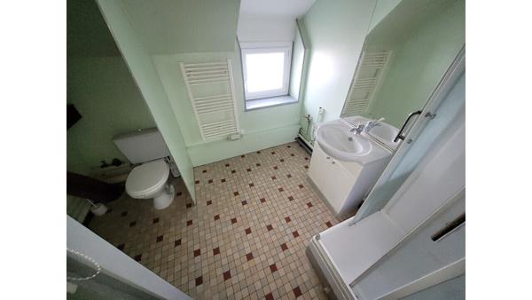 Immeuble locatif (4 apparts, parking privé, bon rendement locatif)