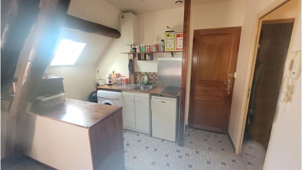 Immeuble locatif (4 apparts, parking privé, bon rendement locatif)