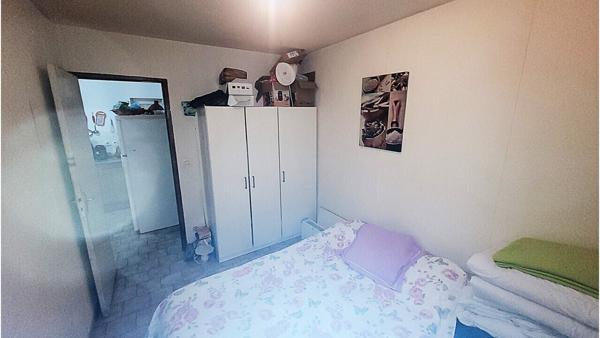 Immeuble locatif (4 apparts, parking privé, bon rendement locatif)