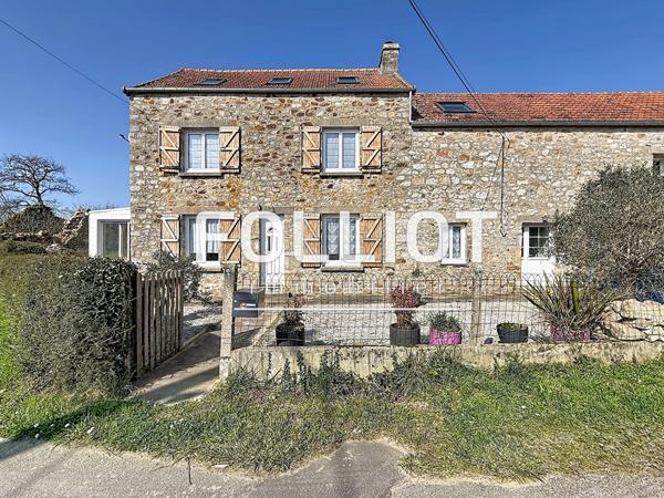 A Vendre Maison en pierres refaite avec goût dans un hameau au calme des Moitiers d'allonne à 5 km de la mer