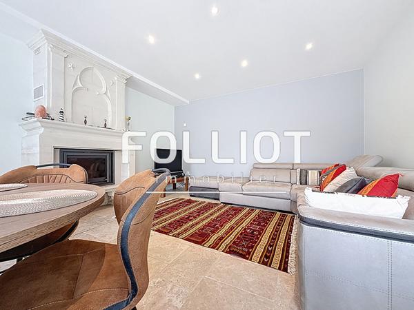 A Vendre Maison en pierres refaite avec goût dans un hameau au calme des Moitiers d'allonne à 5 km de la mer