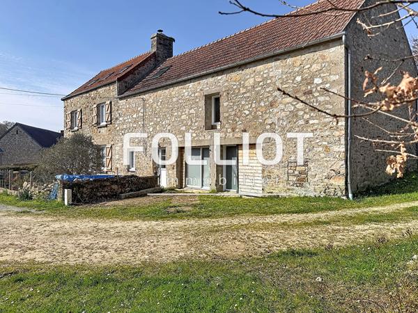 A Vendre Maison en pierres refaite avec goût dans un hameau au calme des Moitiers d'allonne à 5 km de la mer