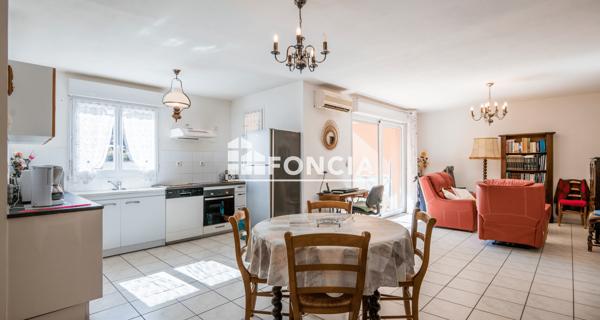 À vendre Appartement 3 pièces 74.26 m² - Firmi 12300